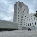 El Tribunal de Instancia de Vigo aplica la agravante de discriminación por orientación sexual en una condena por amenazas a través de WhatsApp