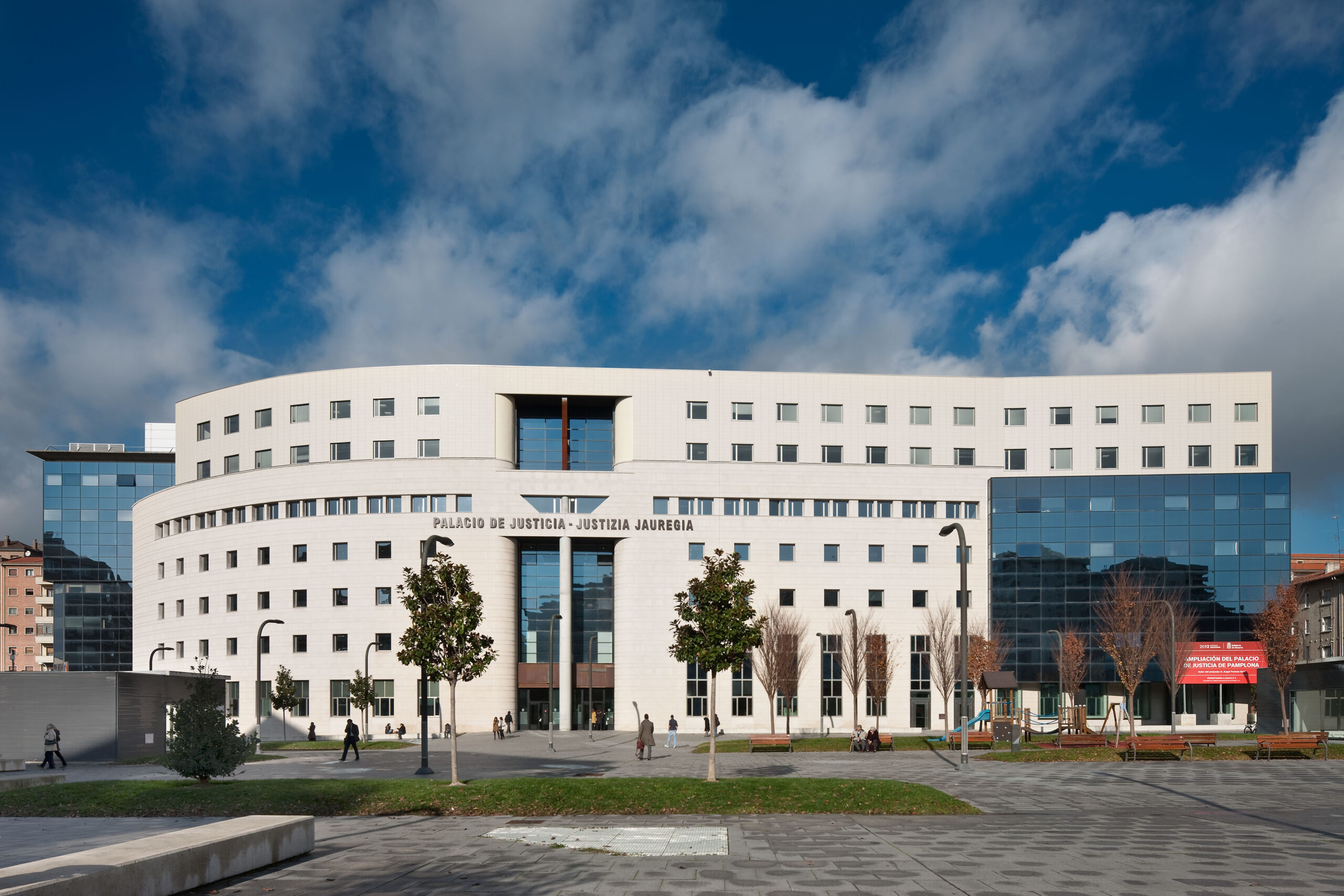 110424 Palacio de Justicia - Pamplona