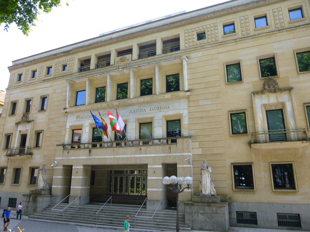 Bilbao_-_Palacio_de_Justicia_1