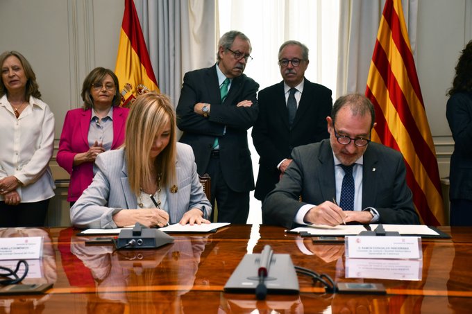 Firma de convenio entre CGPJ y Generalitat de Cataluña para cursos de lengua catalana.