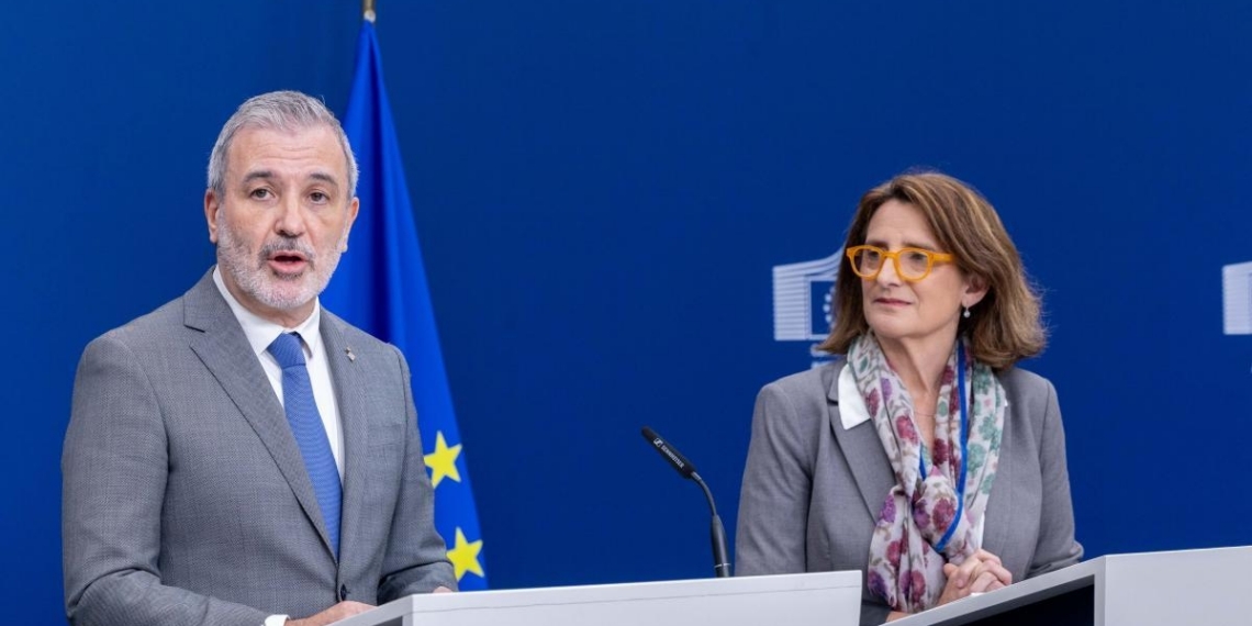 Collboni y alcaldes europeos discutiendo la Ley de Vivienda Asequible en Bruselas