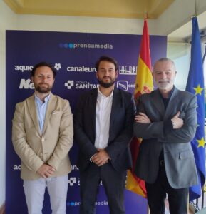 Eneko Rufino y otros ponentes en desayuno informativo sobre Tax Lease